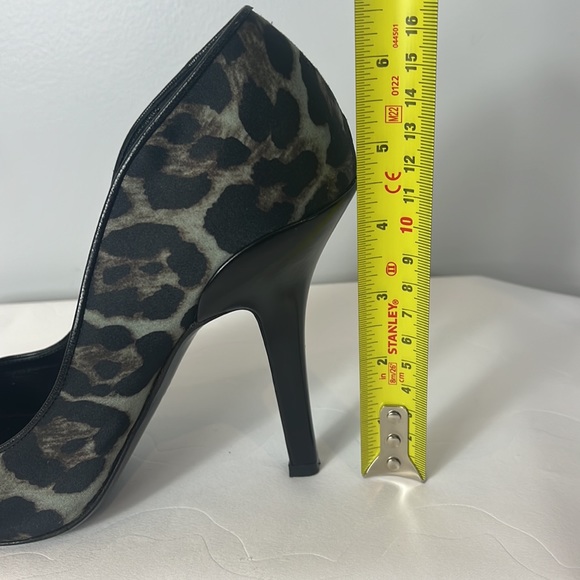 Fabrizio Viti Summer Fever Leopard Print Satin Pumps with Green Bow - Picture 15 of 17